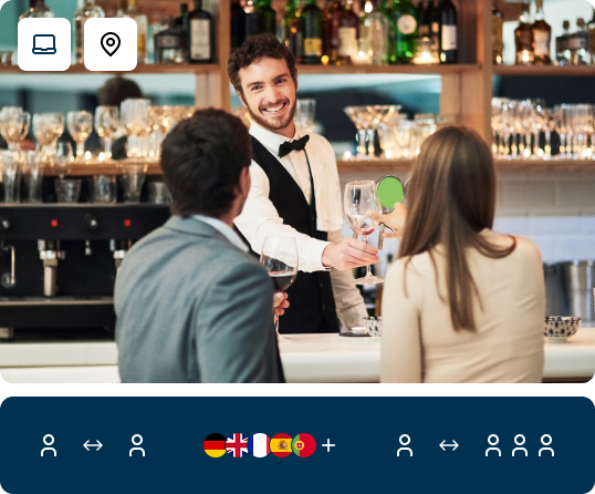 Barkeeper berät zwei Gäste an der Bar, Deutsch für Hotellerie & Gastronomie von FOKUS Sprachen.